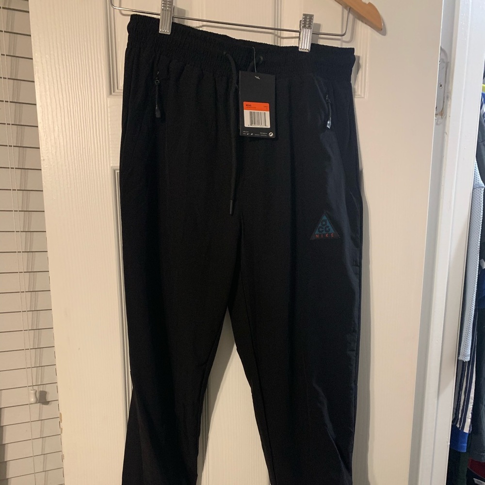 Nike ACG 3/4 nylon pants .